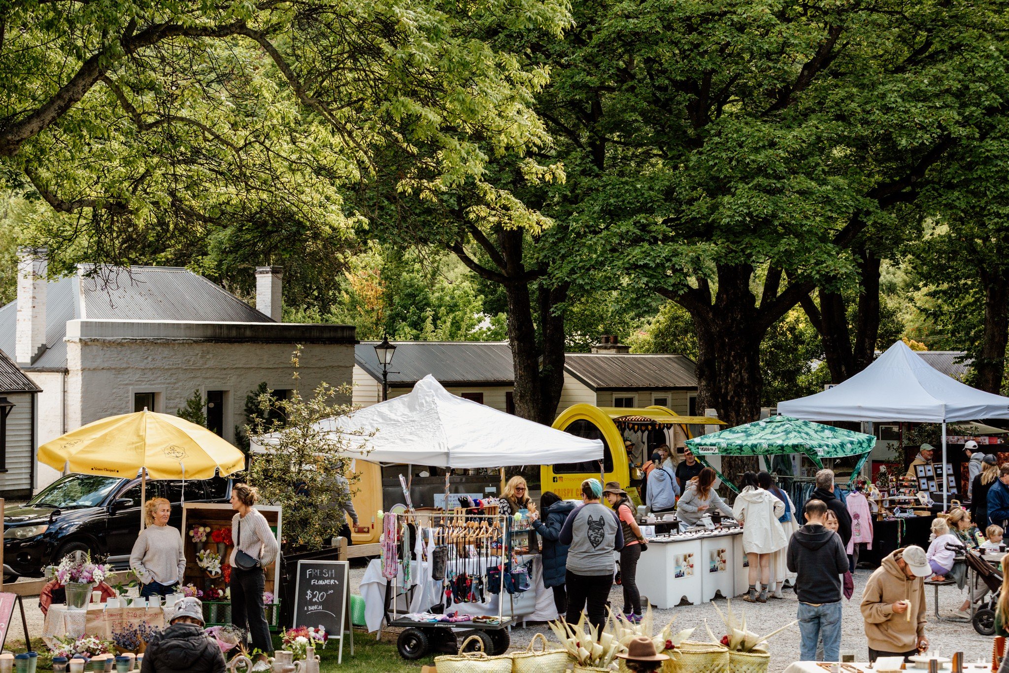 Spring has sprung in Arrowtown, and the Arrowtown Markets are back for summer this Labour weekend! 🌸☀️

Think fresh local produce, handmade treasures, and gifts while strolling around with a coffee in hand under the blossoming trees of one of the So