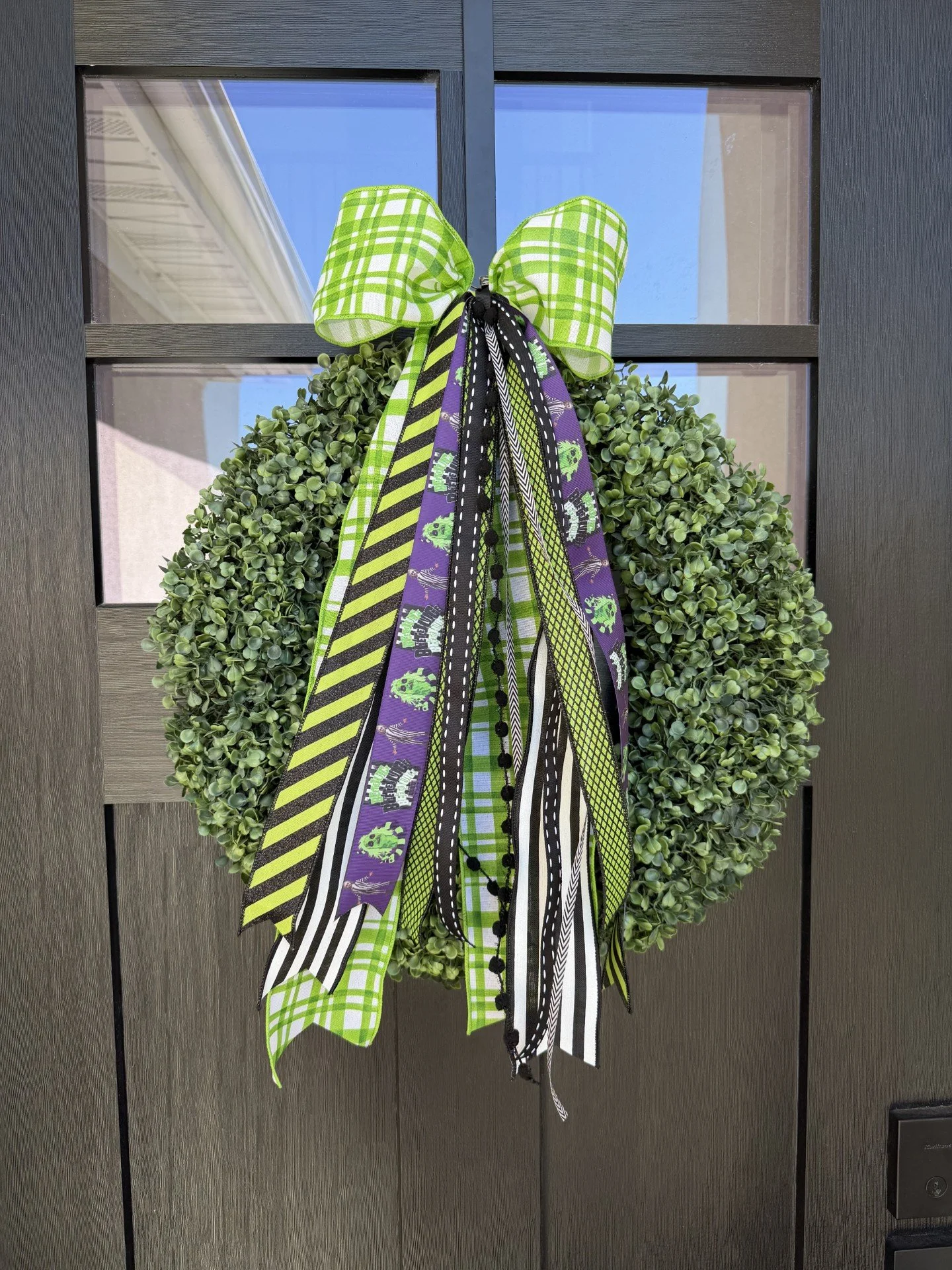 🖤💚Strange & Unusual Magic-Beetlejuice Inspired Bow 🖤💚