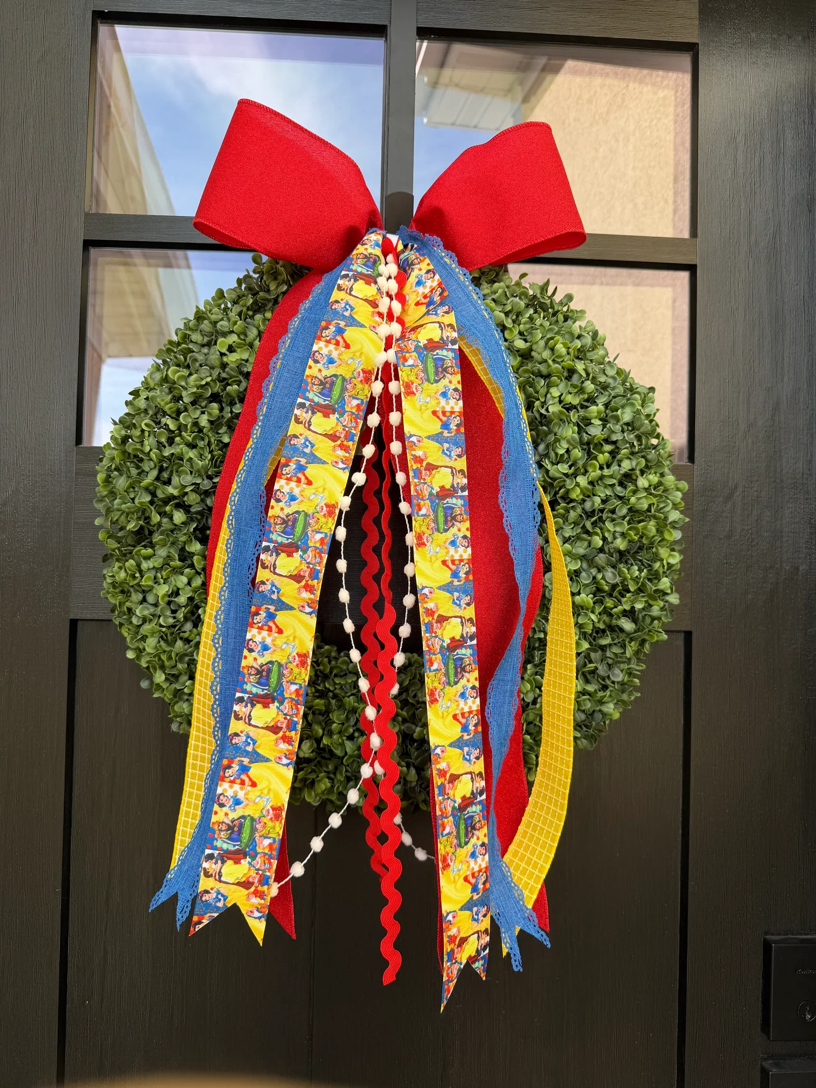 🍎✨ Snow White–Inspired Bow ✨🍎