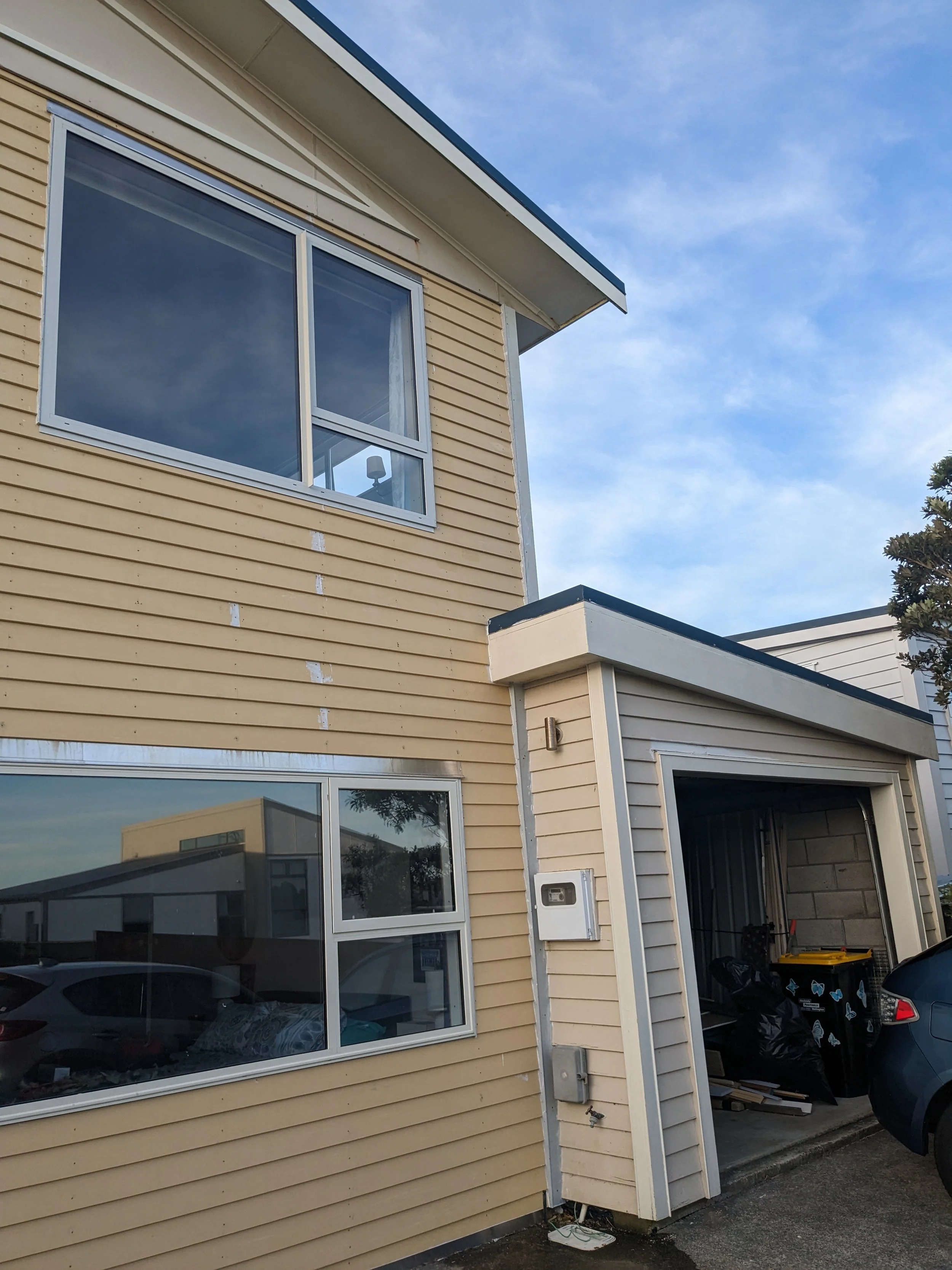 Somefield, cashmere, hoonhay, halswell, Christchurch, Sewlyn, Canterbury, Rotten weatherboards, reclad, new weatherboards, boxed corners, scribers, garage, fascia, roof, barge boards, windows, flashing