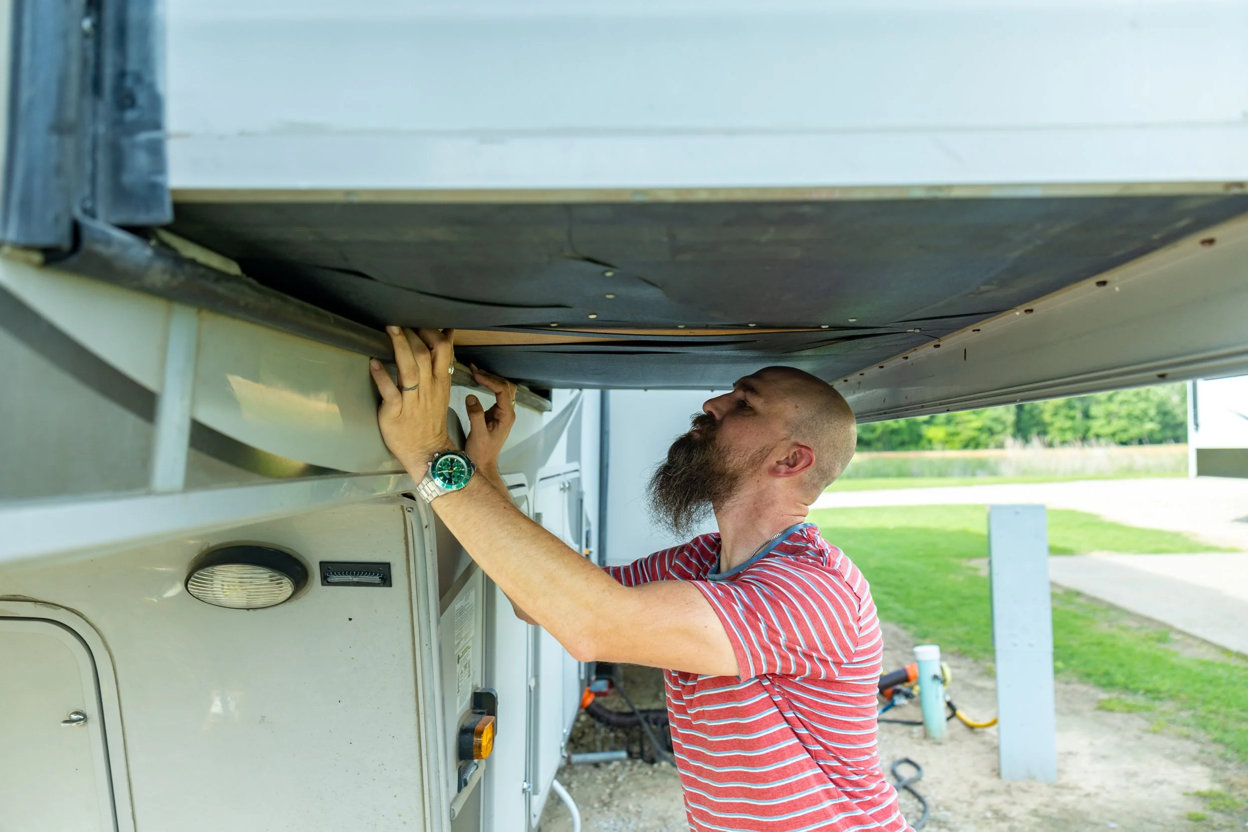 Diagnose and repair RV slideout issues.