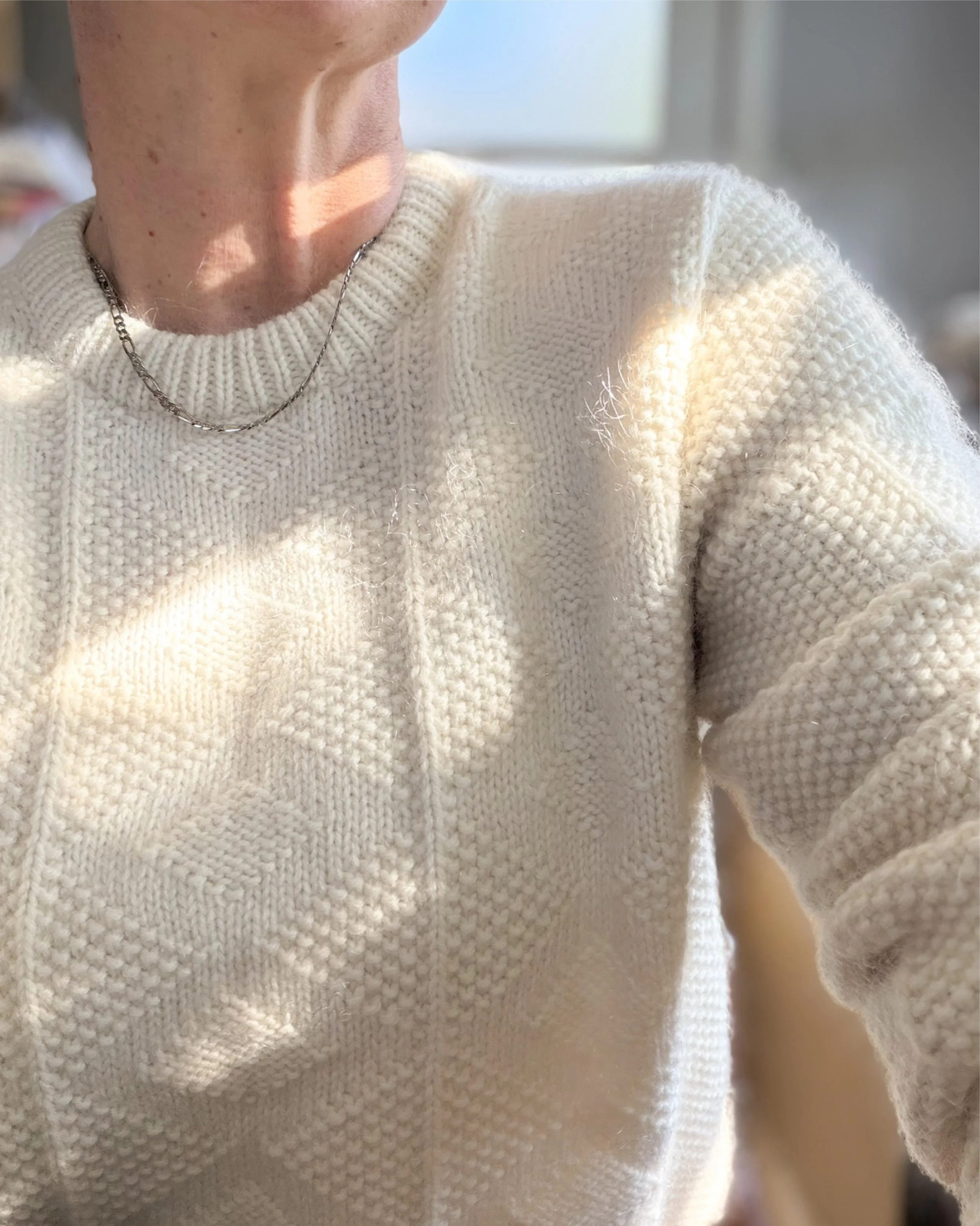 Very happy to have just finished my Esther Sweater, started a few month ago, abandoned at intervals to knock out some overdue WIPs for family. Arrrgh - so satisfying to be finished and a dream pattern to knit.
📚: Esther Sweater
✍️: Petite Knit
🧶: W