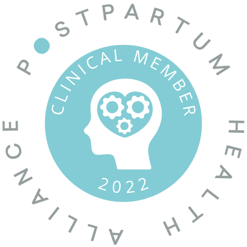 Logo featuring a light blue circle with a white outline of a human head containing three gears inside. Around the circle, black text reads "AllianCe Point StartuP Heather 2022" and "ClINICAL MEMBER".