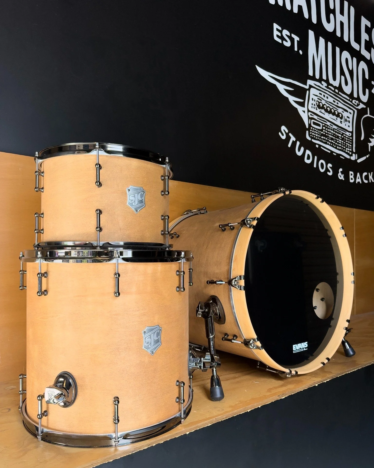 @sjcdrums Custom Maple in 22/16/13 now in stock!

#SJC #sjcdrums #EMO #poppunk #backline