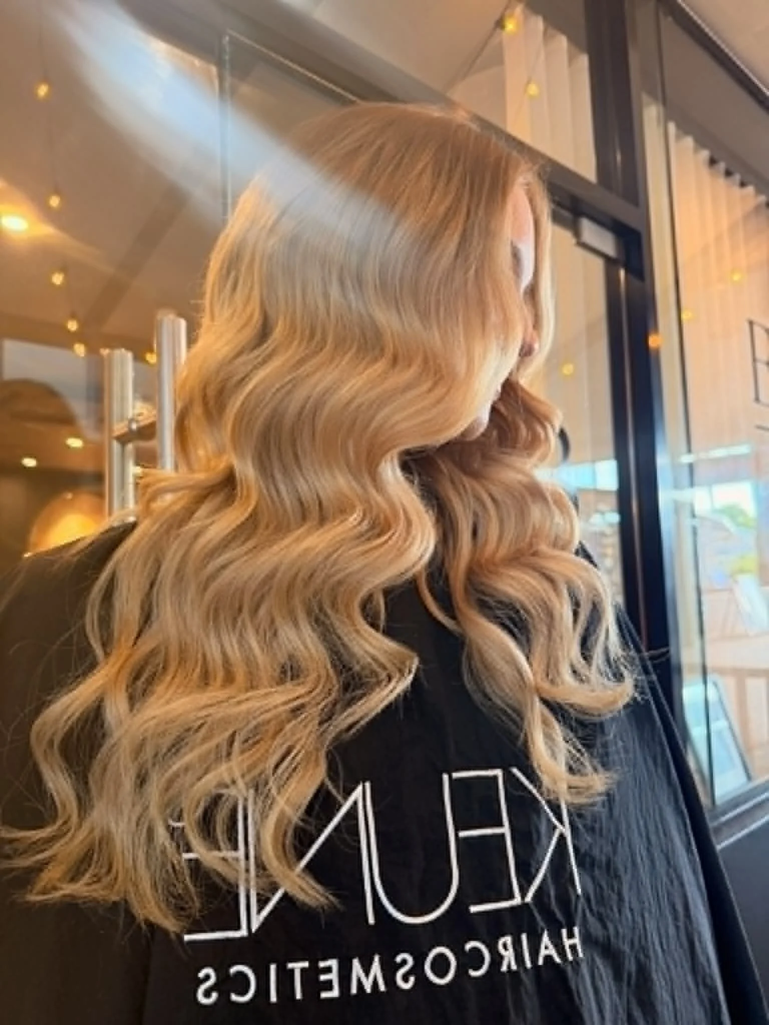 Wedding hairstylist specialising in timeless bridal hair