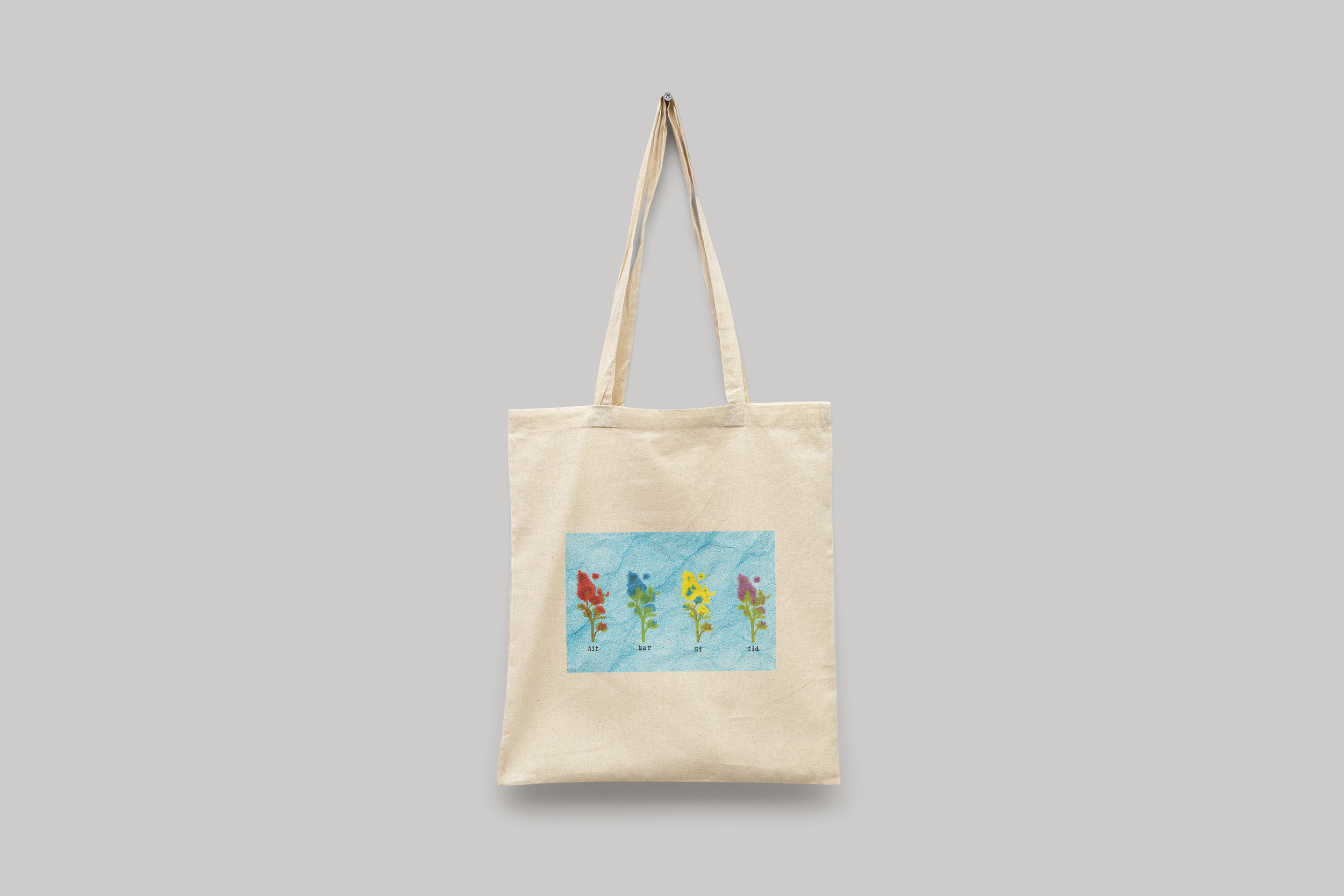Totebag mockup med knagg.png