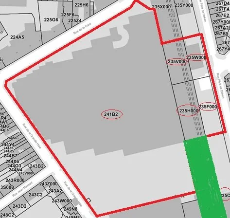 Plan de parcelle cadastral avec zone en gris, délimitée par une ligne rouge, et une zone verte à côté.