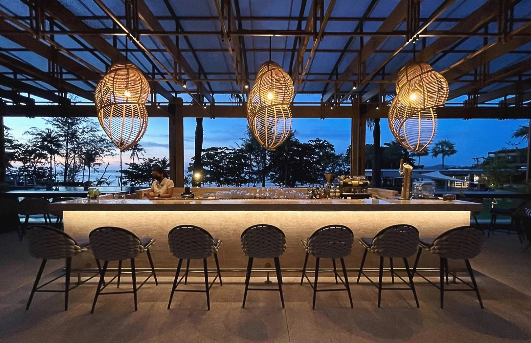 POOL BAR 1.jpg
