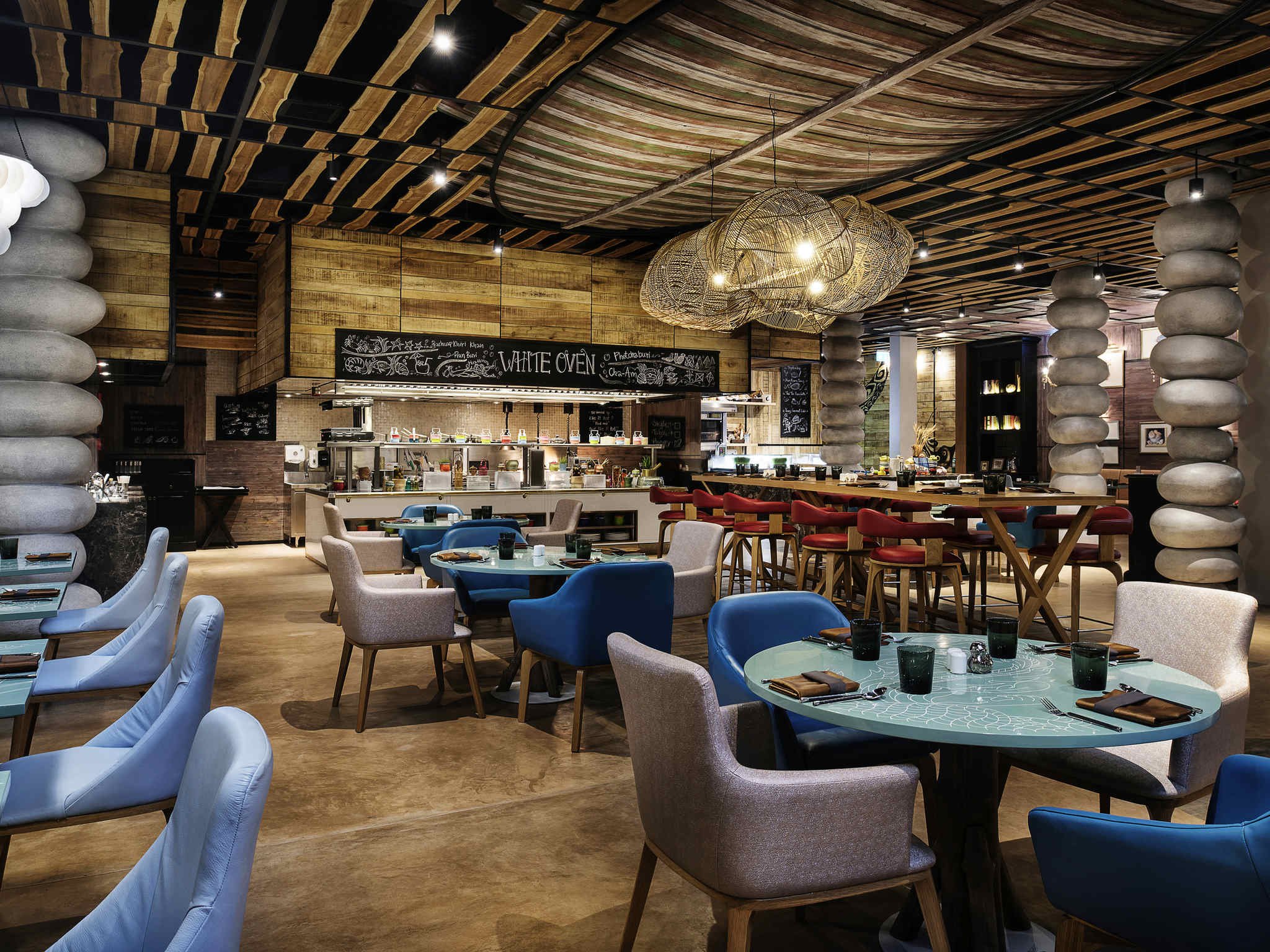 white oven restaurant