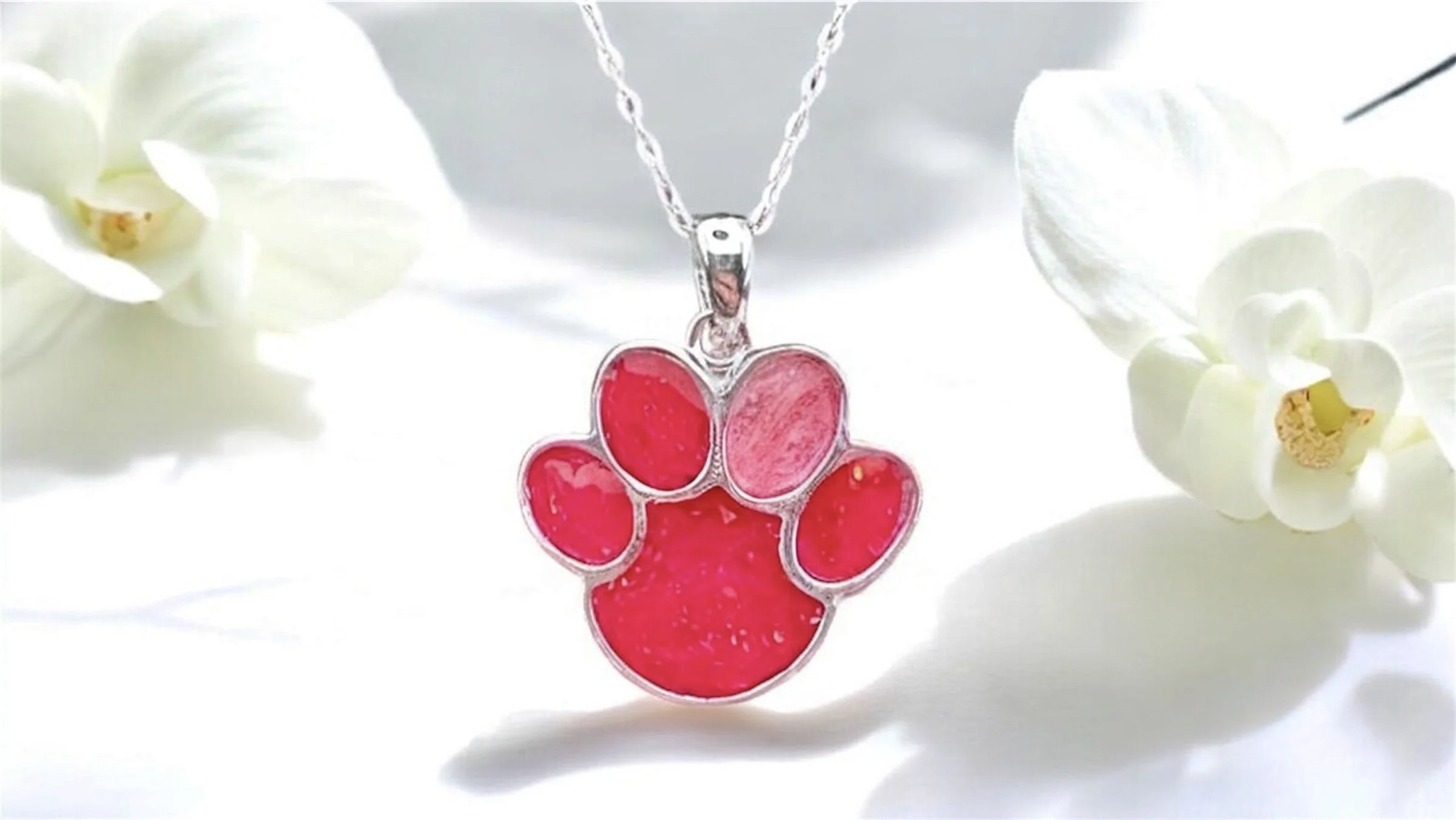 Paw-shaped Necklace