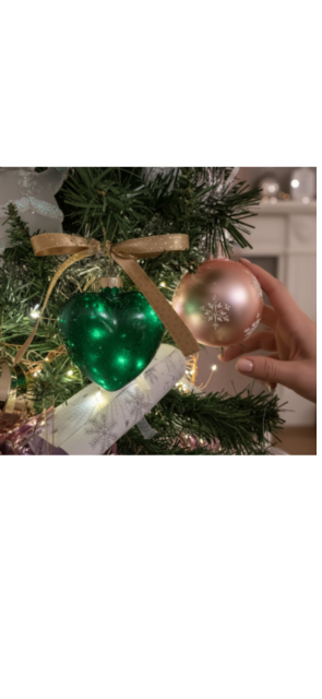 green bauble.png
