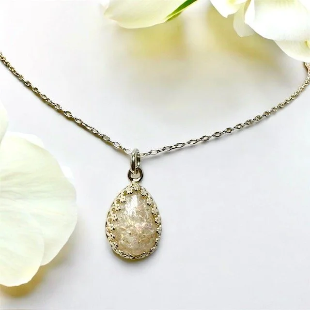 essence.teardrop.jpg (Copy)