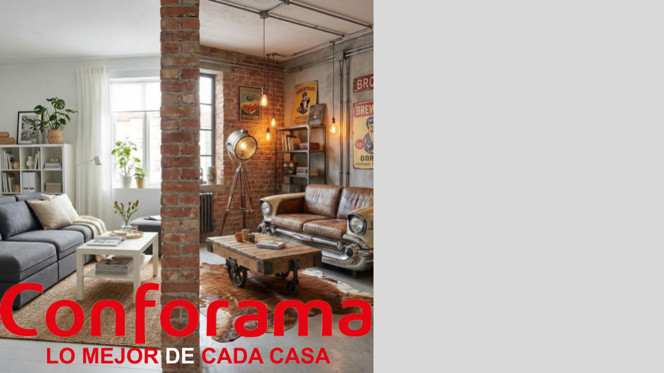 Sala con sofá gris y blanco, librero de madera, plantas, ventanas con cortinas blancas, lámpara de pie y decoración vintage en pared.