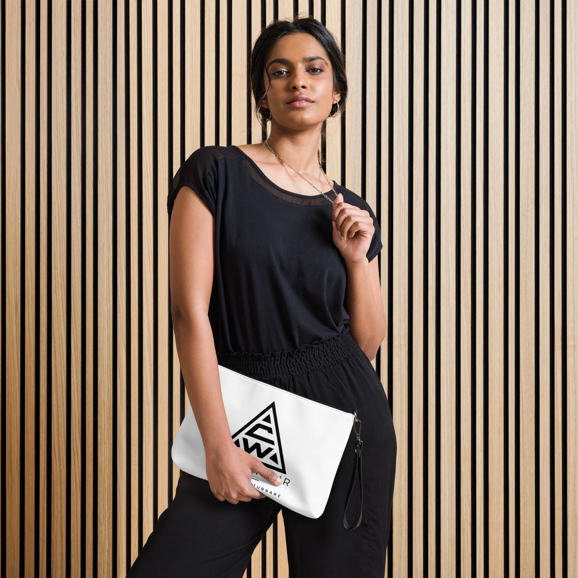 Pochette Coronatiwear AW – Stile Urbano Minimal