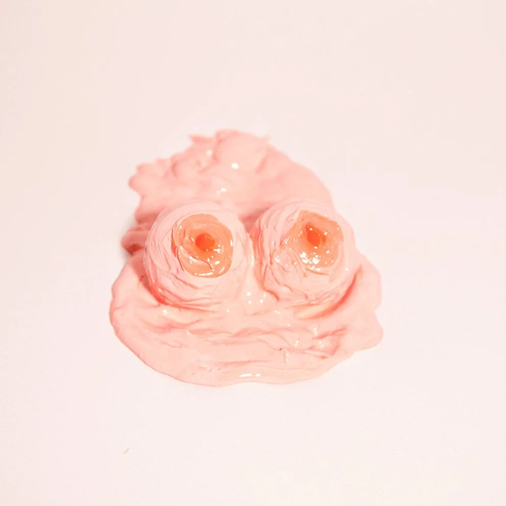 FEATURESOFFEMININITY0021.jpg