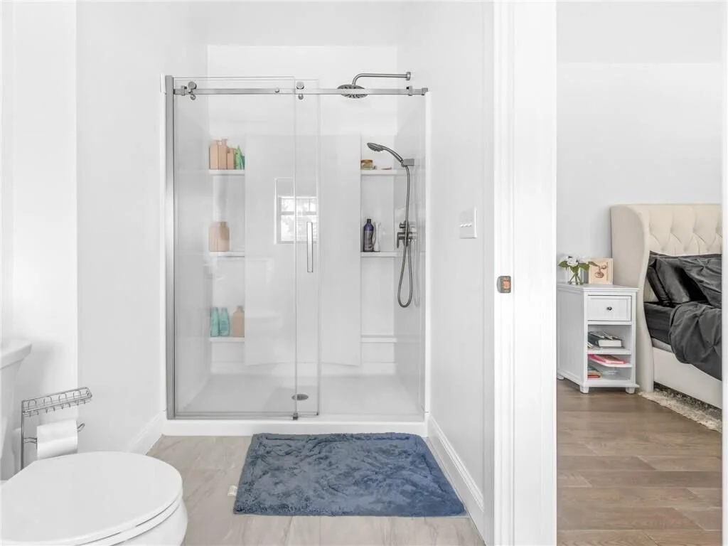 116-Nayatt-EnSuite2.jpg