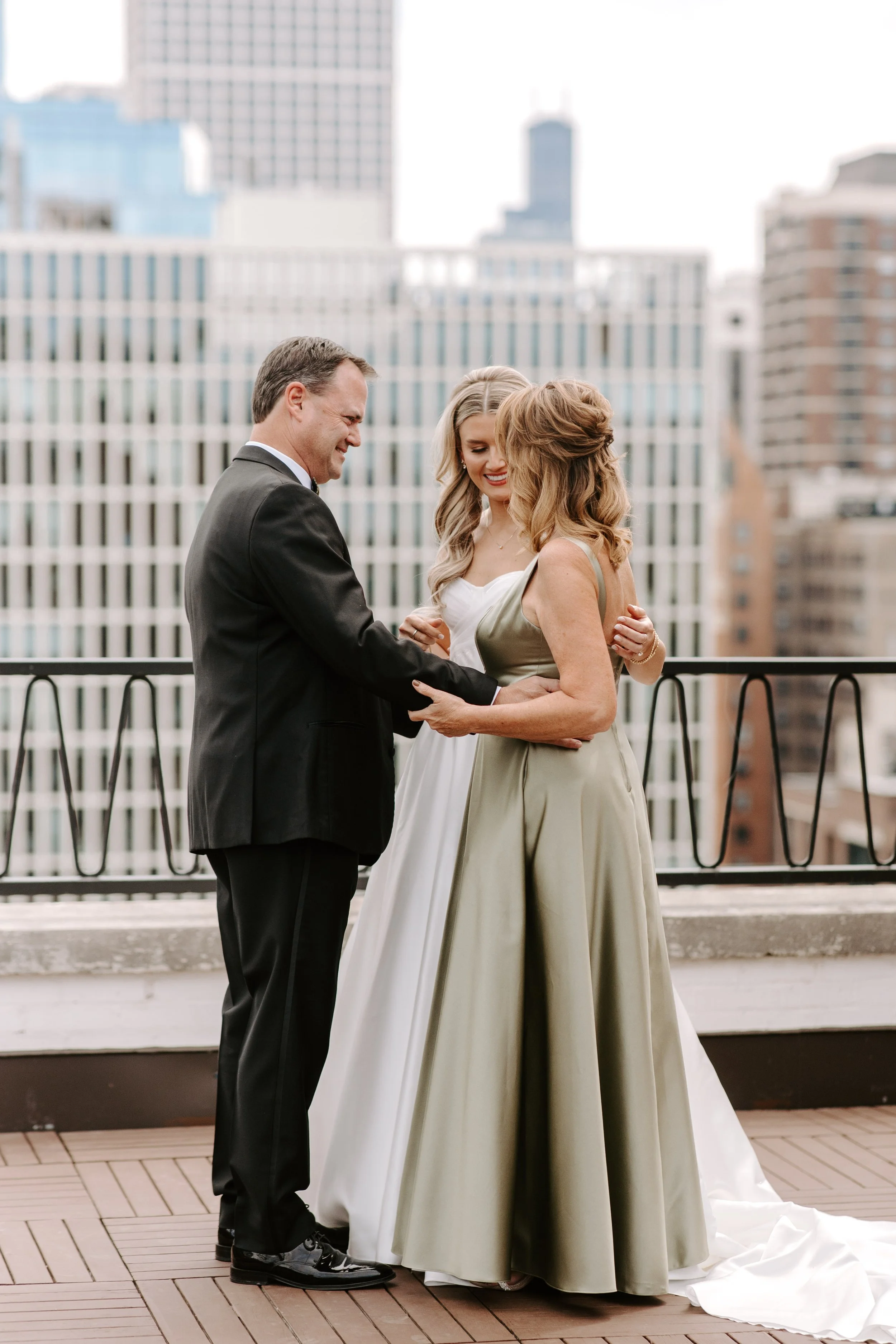 ChicagoHistoryMuseumWeddingPhotographer-32.jpg