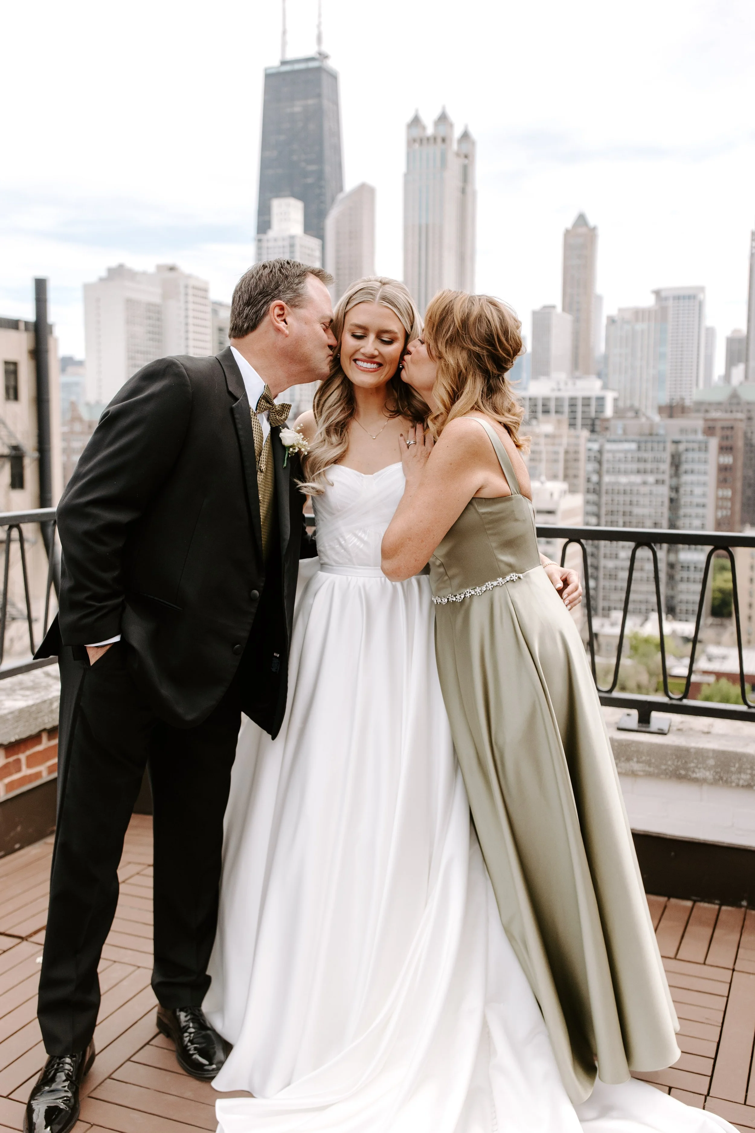 ChicagoHistoryMuseumWeddingPhotographer-34.jpg