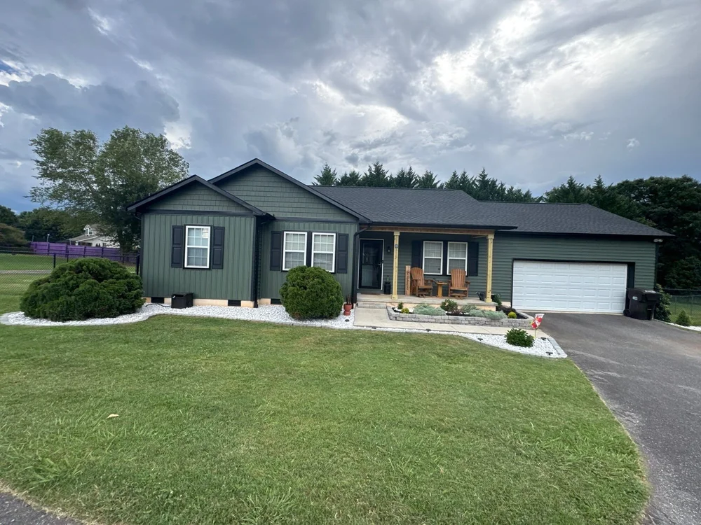 Vinyl siding and roof replacement project