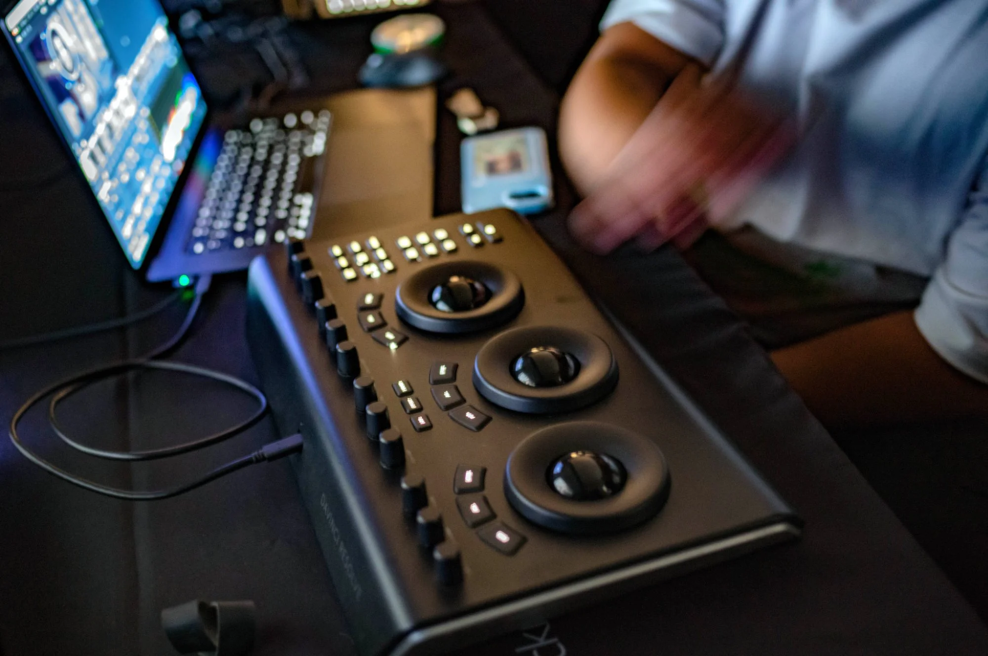 World-class training for working professionals — trusted by colorists, editors, cinematographers, directors, DITs, VFX artists, restoration artists, audio engineers, content creators, DPs