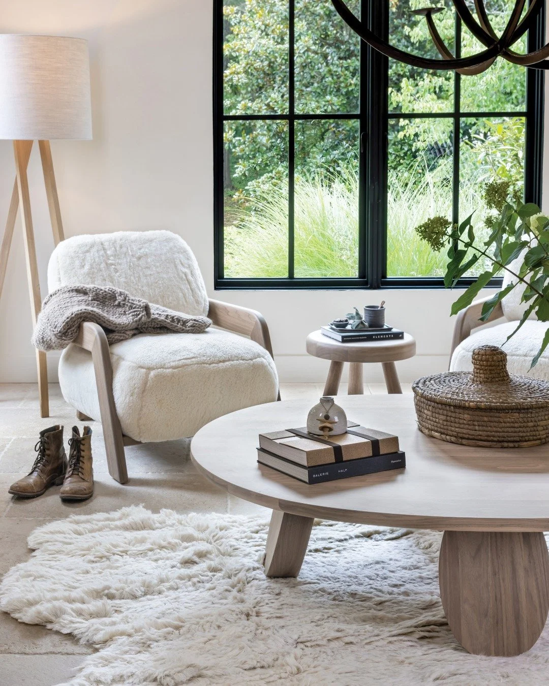 Forget hiring extra help &mdash; get personalized sourcing support and the best pricing without any fees.

Get the Full Story &rarr;  www.suerestudio.com 

#suerestudio #loveVerellen