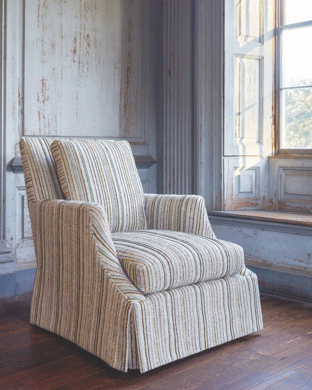 Don&rsquo;t Get Stuck with Basic Designs &mdash; Discover the only online source offering unlimited upholstery customization directly from top brands.

Get the Details &rarr;  www.suerestudio.com 

#suerestudio #leeindustries