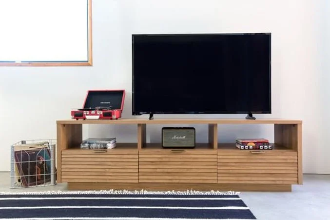 16-sun-soul-style-kauai-hawaii-interior-design-design-quandary-solved-how-to-style-a-media-console.jpg