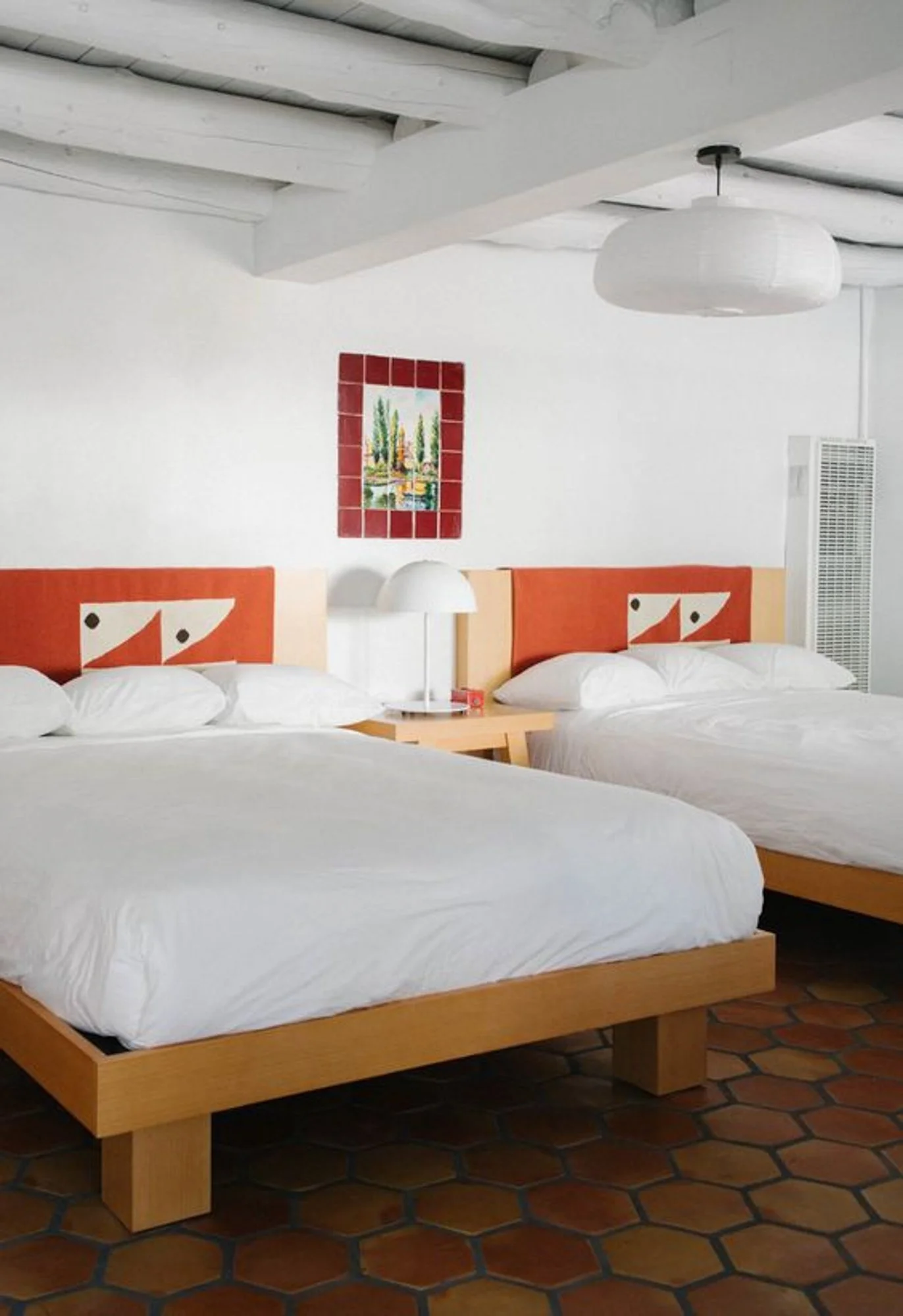 via El Rey Court Hotel