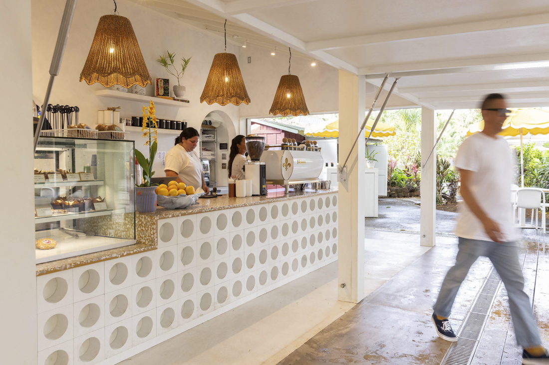 sun-soul-style-interior-design-hawaii-kauai-commercial-java-kai-coffee-shop-9.png