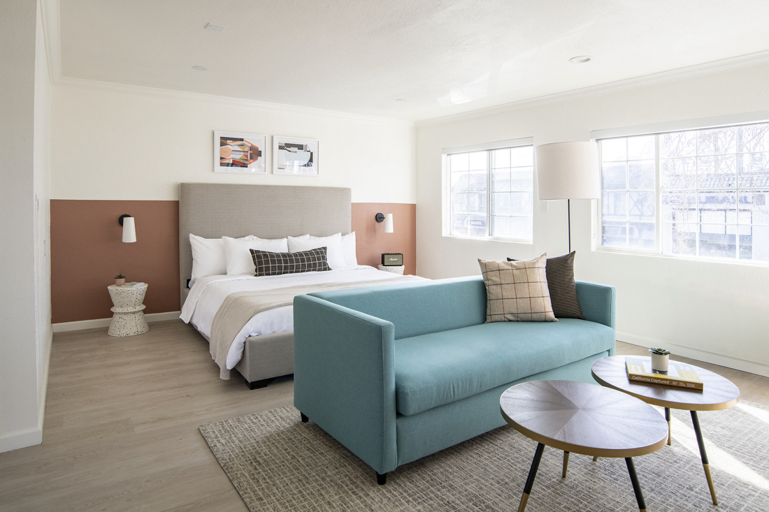 sun-soul-style-interior-design-hawaii-kauai-commercial-hotel-design-broadway-motel-15.png