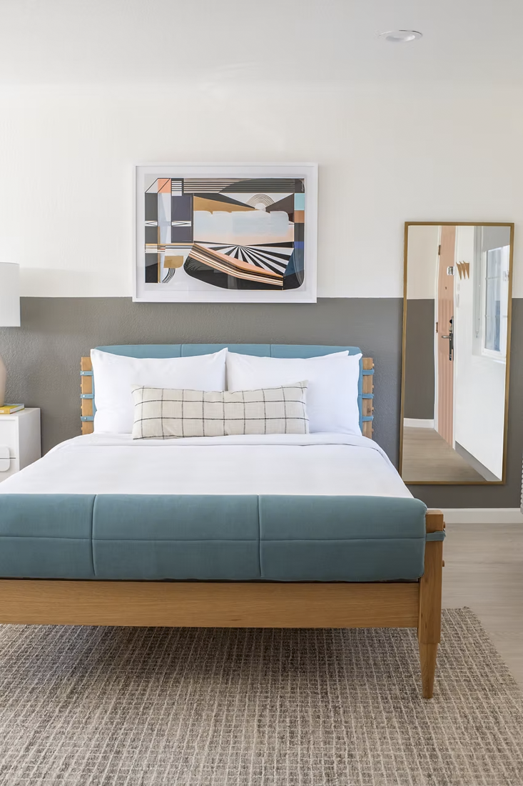 sun-soul-style-interior-design-hawaii-kauai-commercial-hotel-design-broadway-motel-11.png