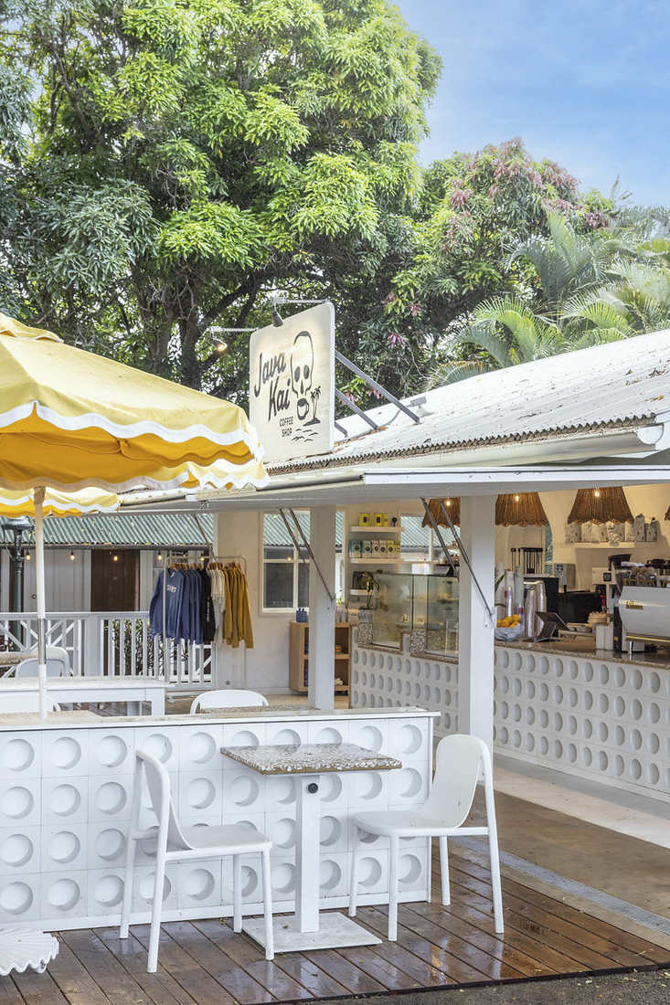 sun-soul-style-interior-design-hawaii-kauai-commercial-java-kai-coffee-shop-10.png