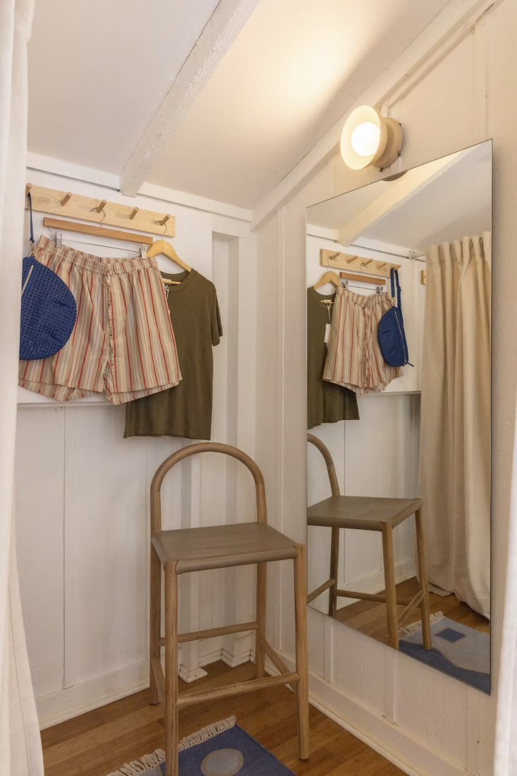 sun-soul-style-interior-design-hawaii-kauai-commercial-clothing-store-sister-sister-boutique-1.png