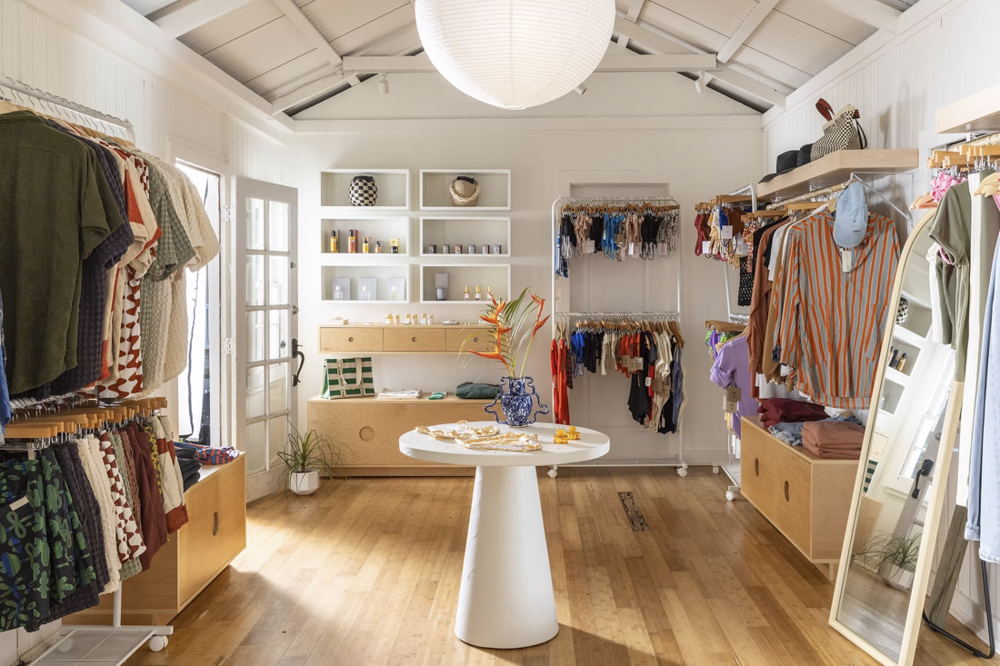 sun-soul-style-interior-design-hawaii-kauai-commercial-clothing-store-sister-sister-boutique-2.png