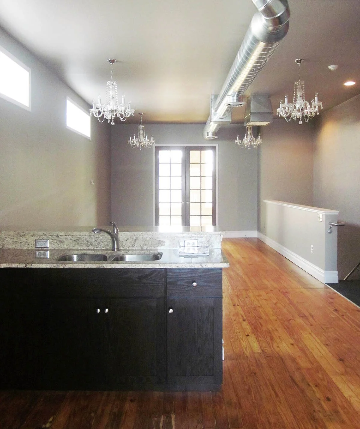 Flaunt Salon (second floor). 
