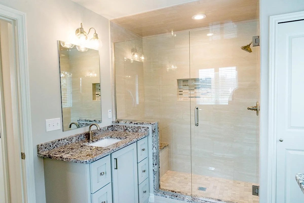 Lipski master bath after.