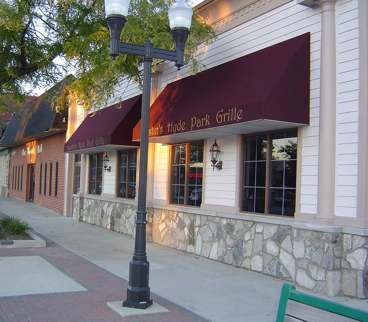 Complete interior and exterior renovation of a restaurant.  Exterior work included installing new store front doors, new custom stone work, new decorative columns, fenced patio area with stamped concrete, awnings, paint, signage.  Austin’s Grille, Wy