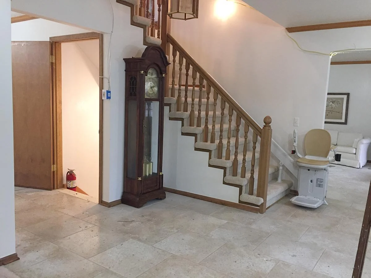 Lipski foyer before...