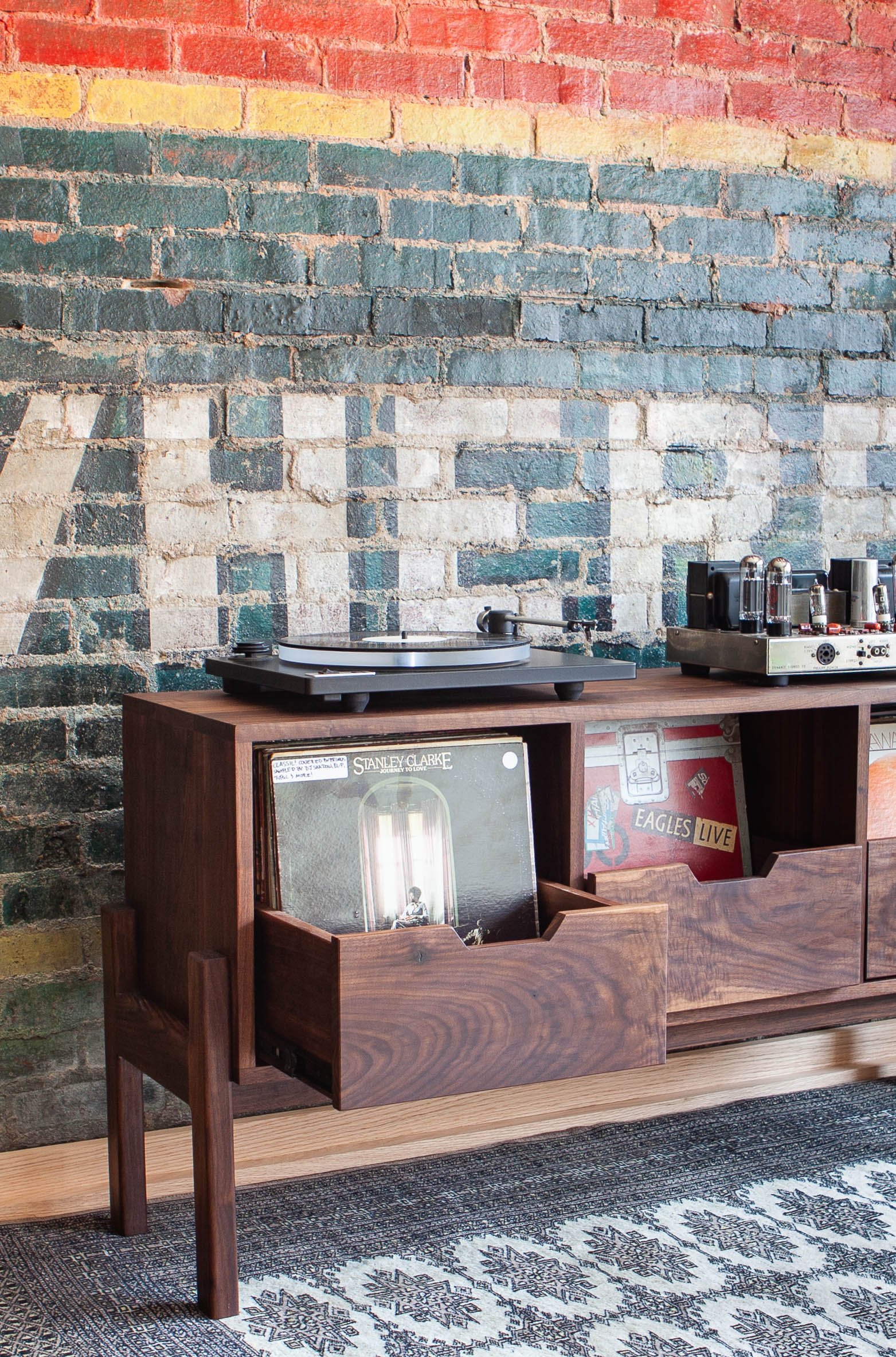 137_HiFi_Woodworks_ProductShots_260609.jpg
