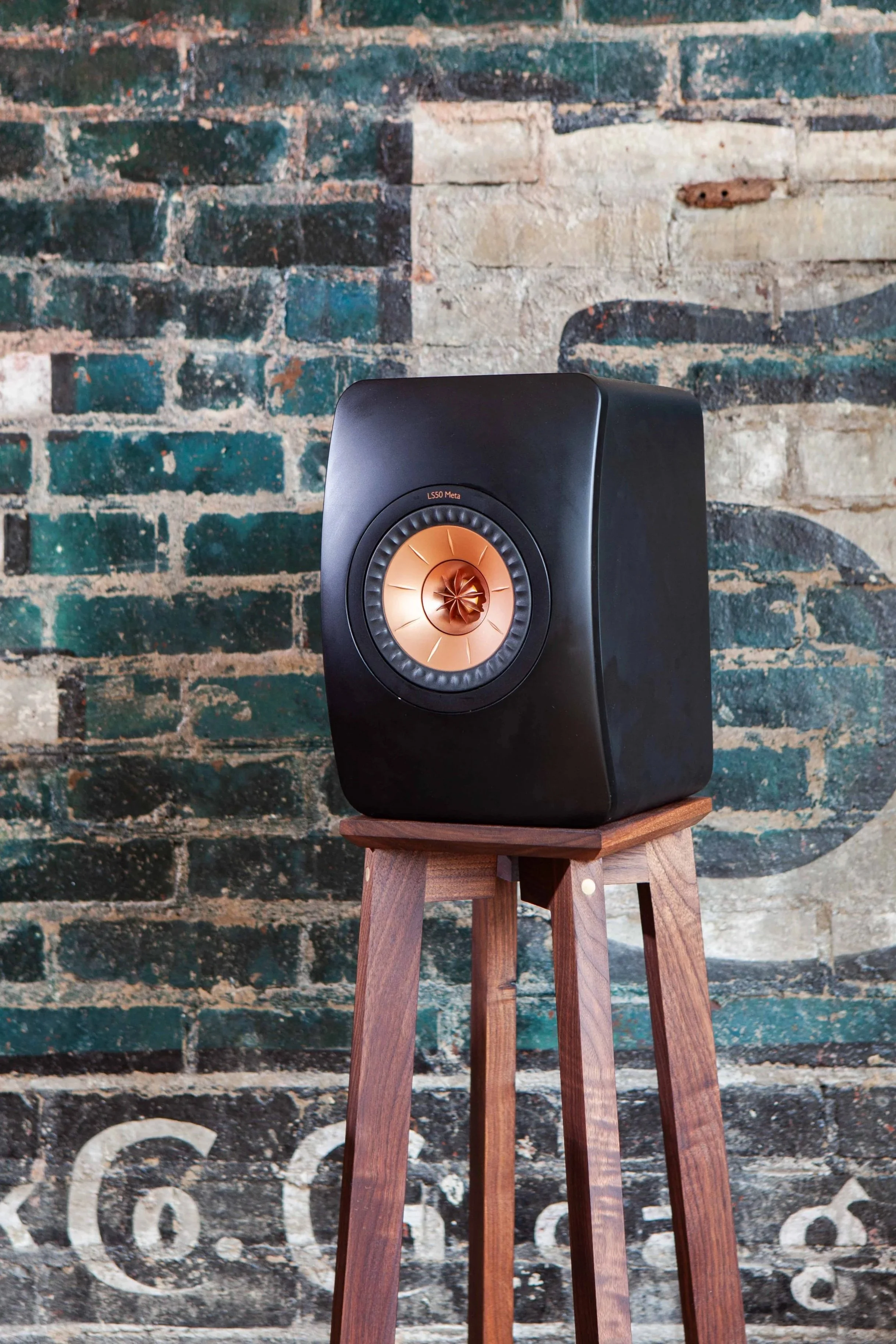 187_HiFi_Woodworks_ProductShots_260609.jpg