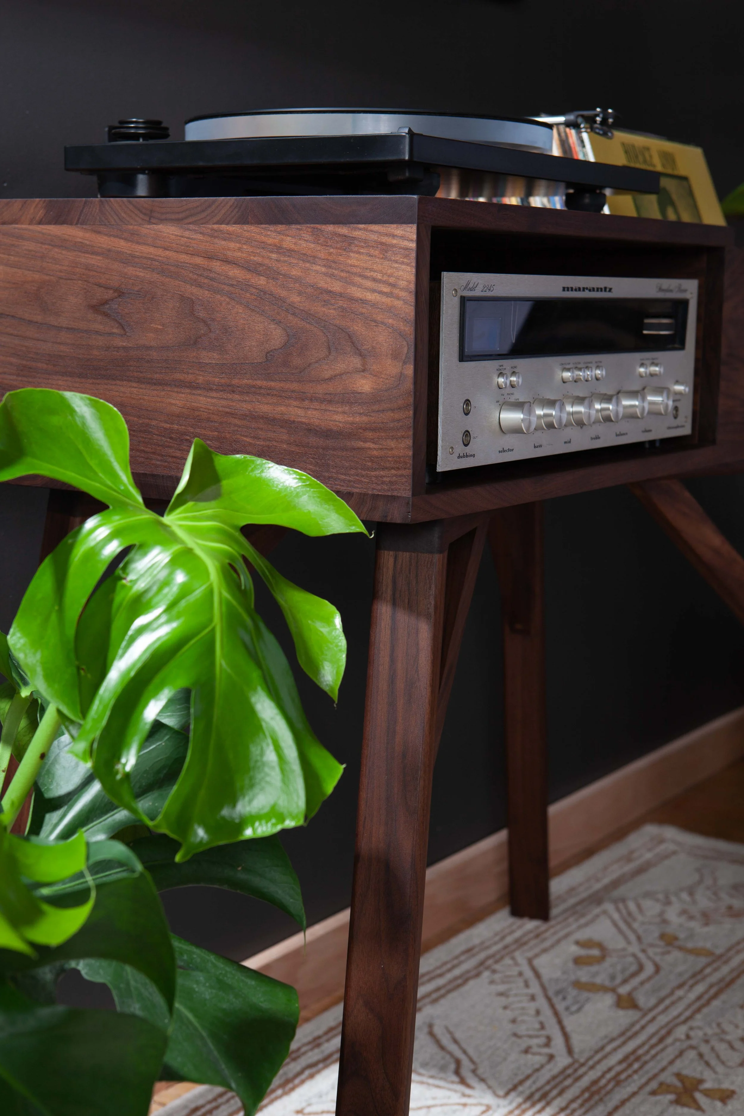 112_HiFi_Woodworks_ProductShots_260609.jpg