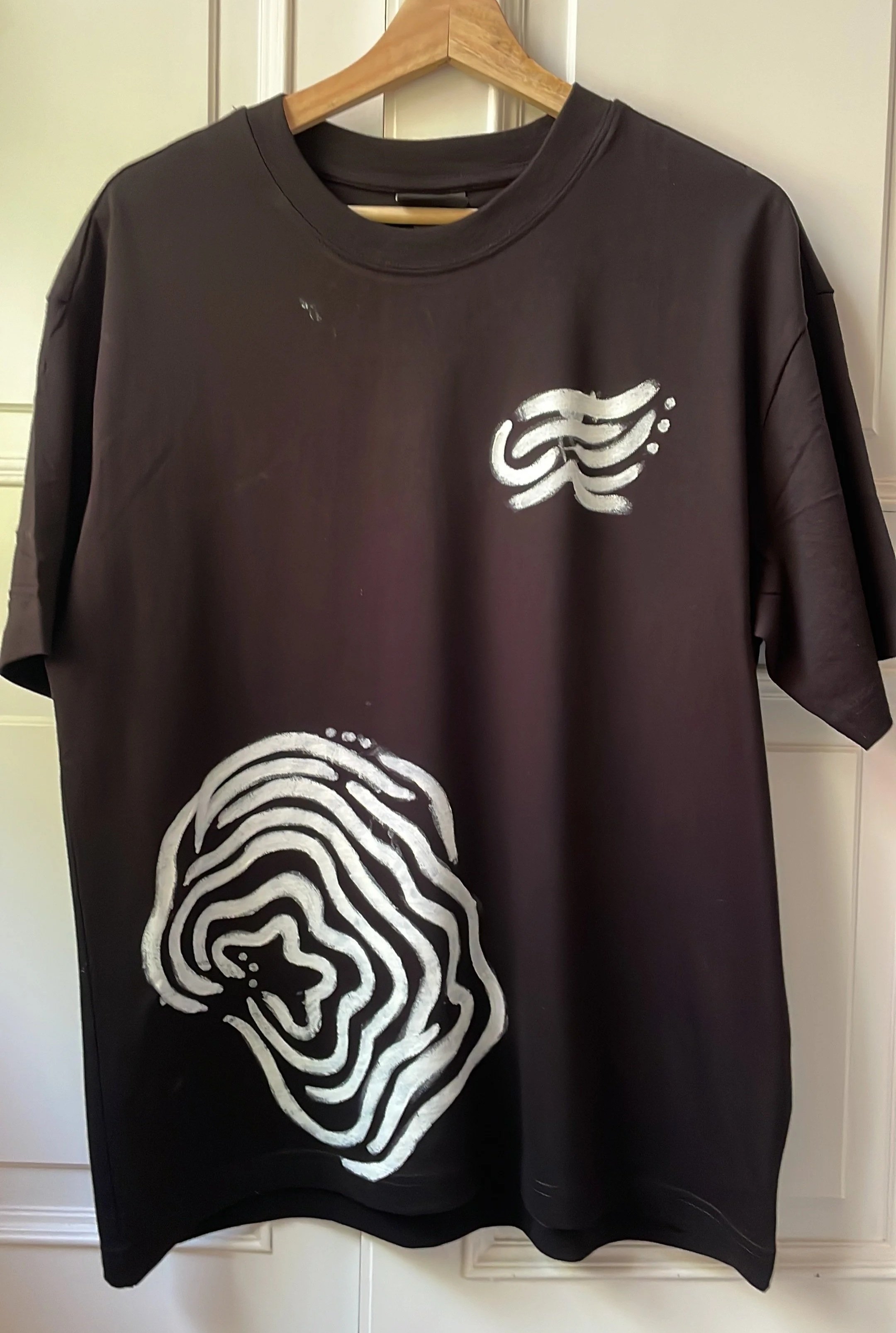 "Una rosa pa' ti" t-shirt —oct. 2025 [front]