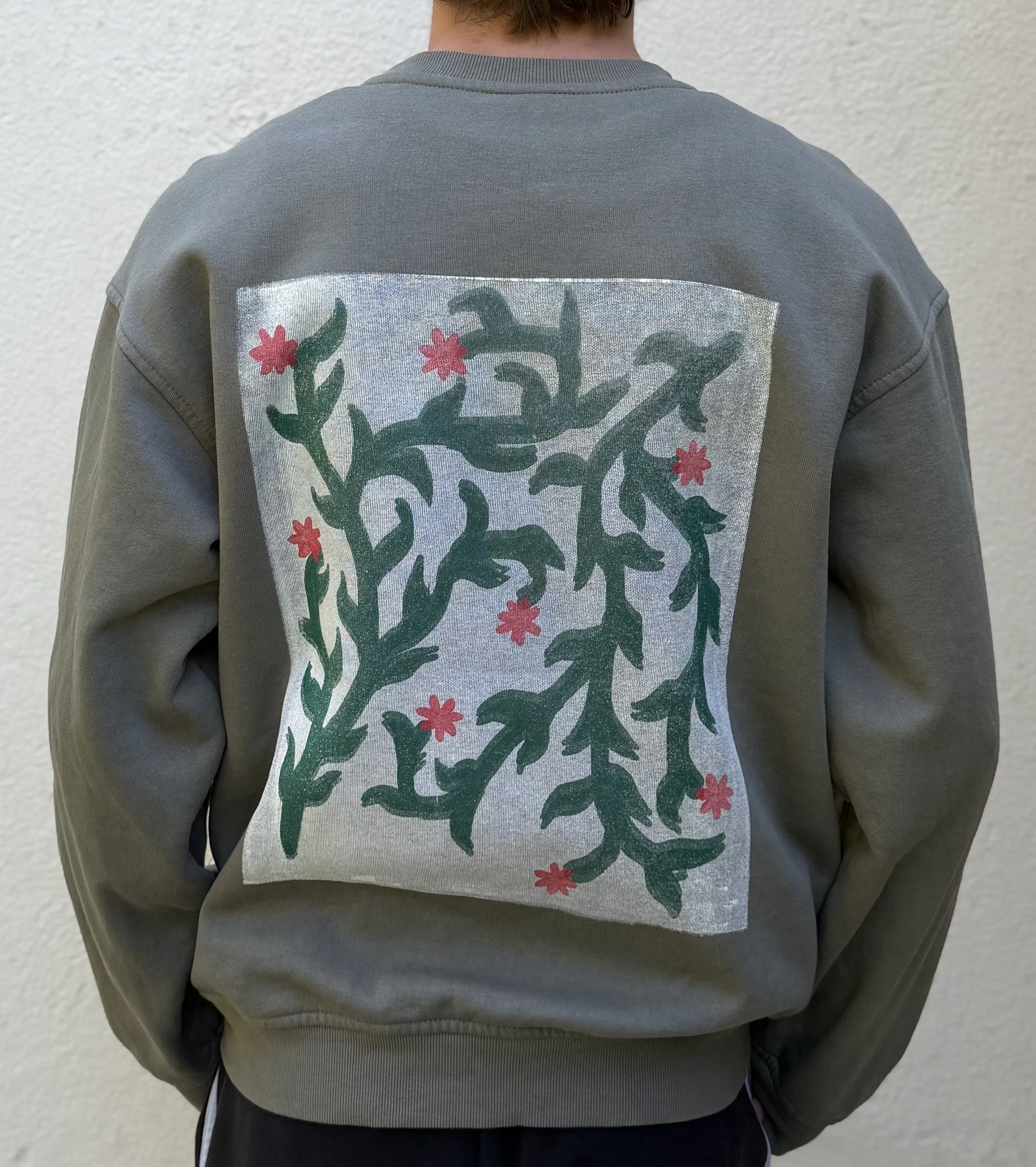 "Flores" green crewneck  —feb. 2026 [back]