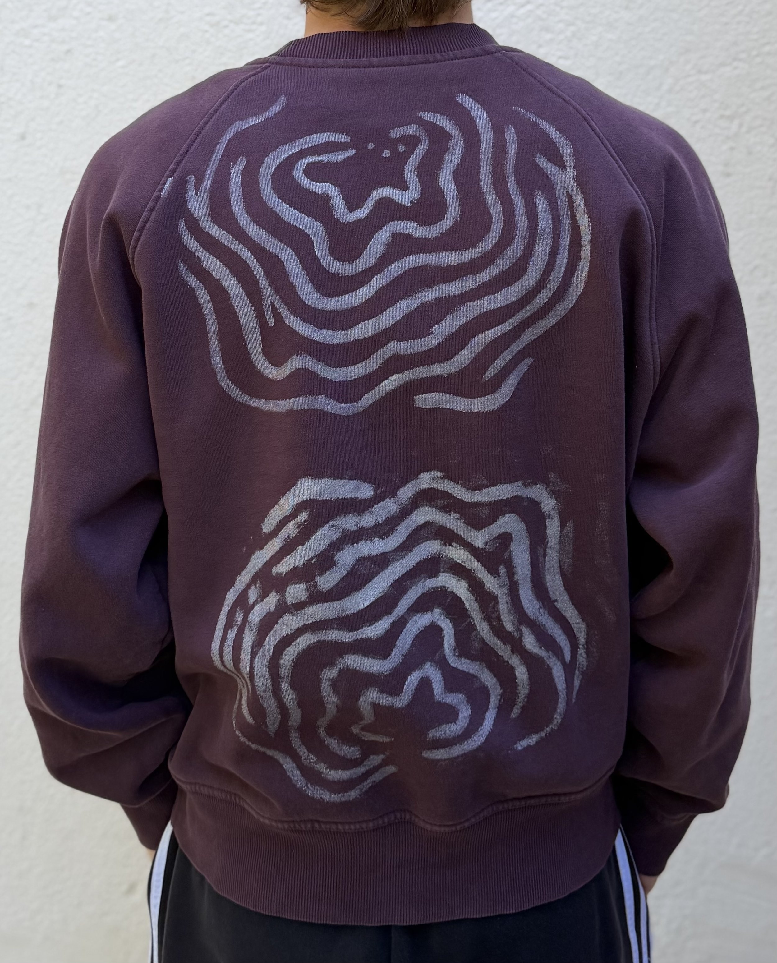 "Una rosa pa' ti" crewneck —nov. 2025 [back]