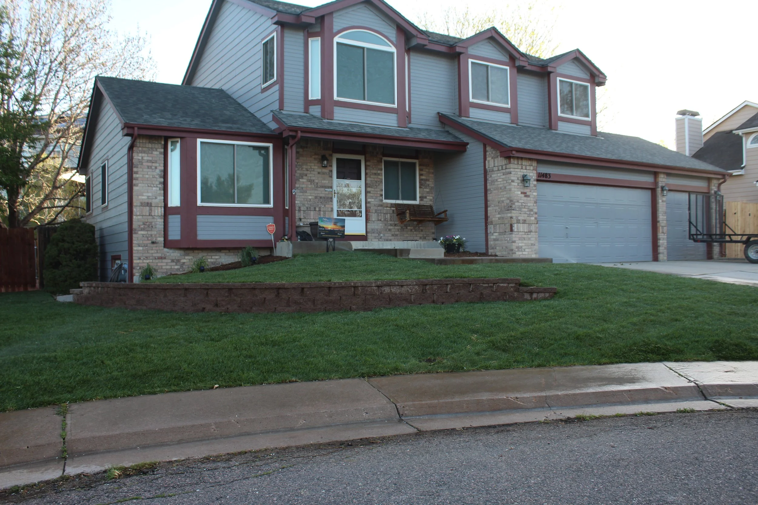 Littleton front yard retaining wall with cap