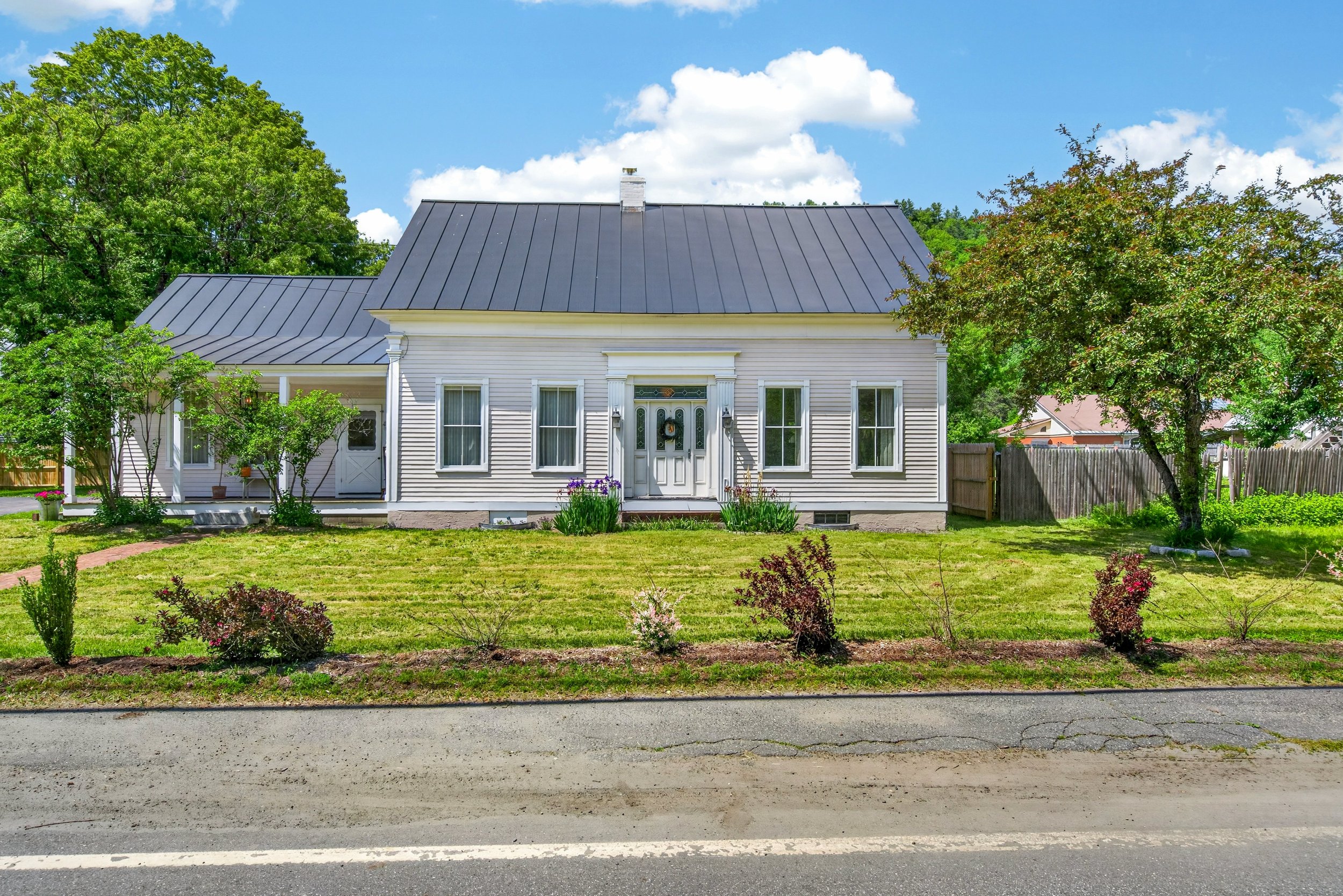 16-5168 VT 14 EXT 3.jpg