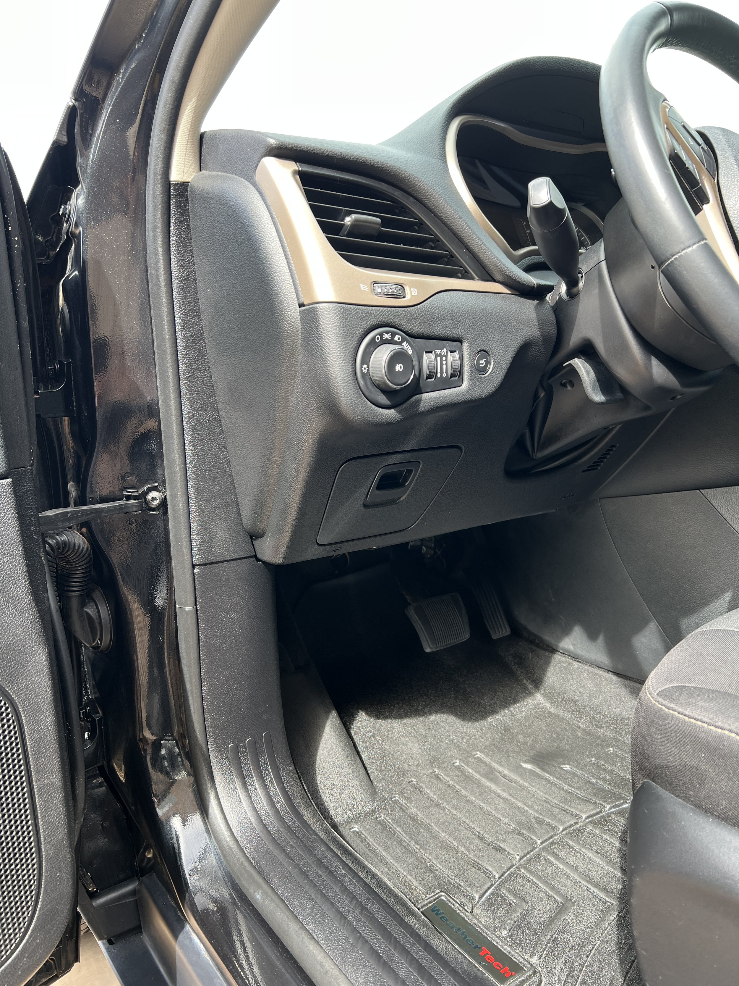 Professional car detailing St George Utah with interior deep clean and exterior shine