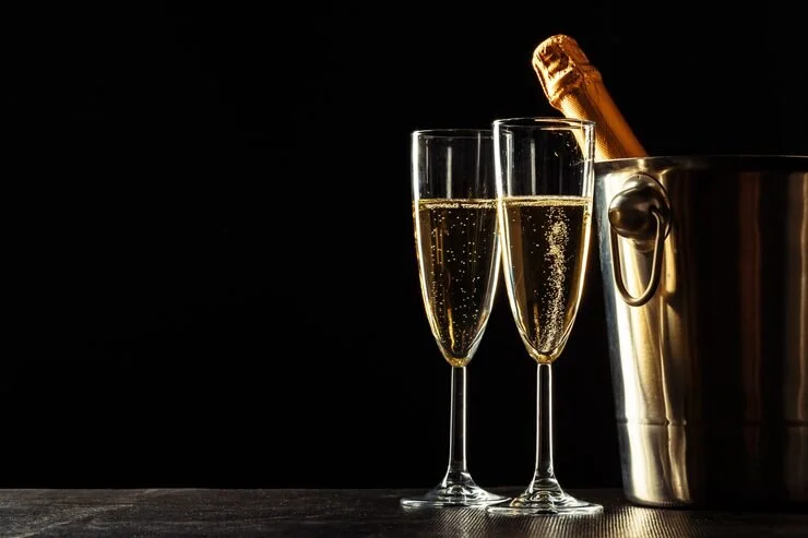 champagne-black_93675-13754.jpg