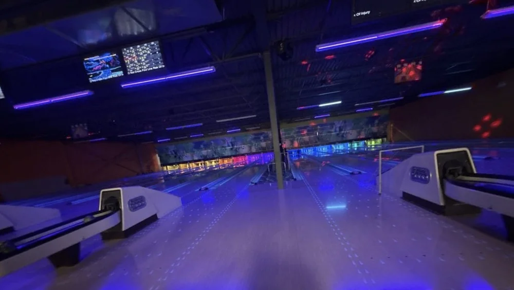 5 or 10 pin bowling lanes