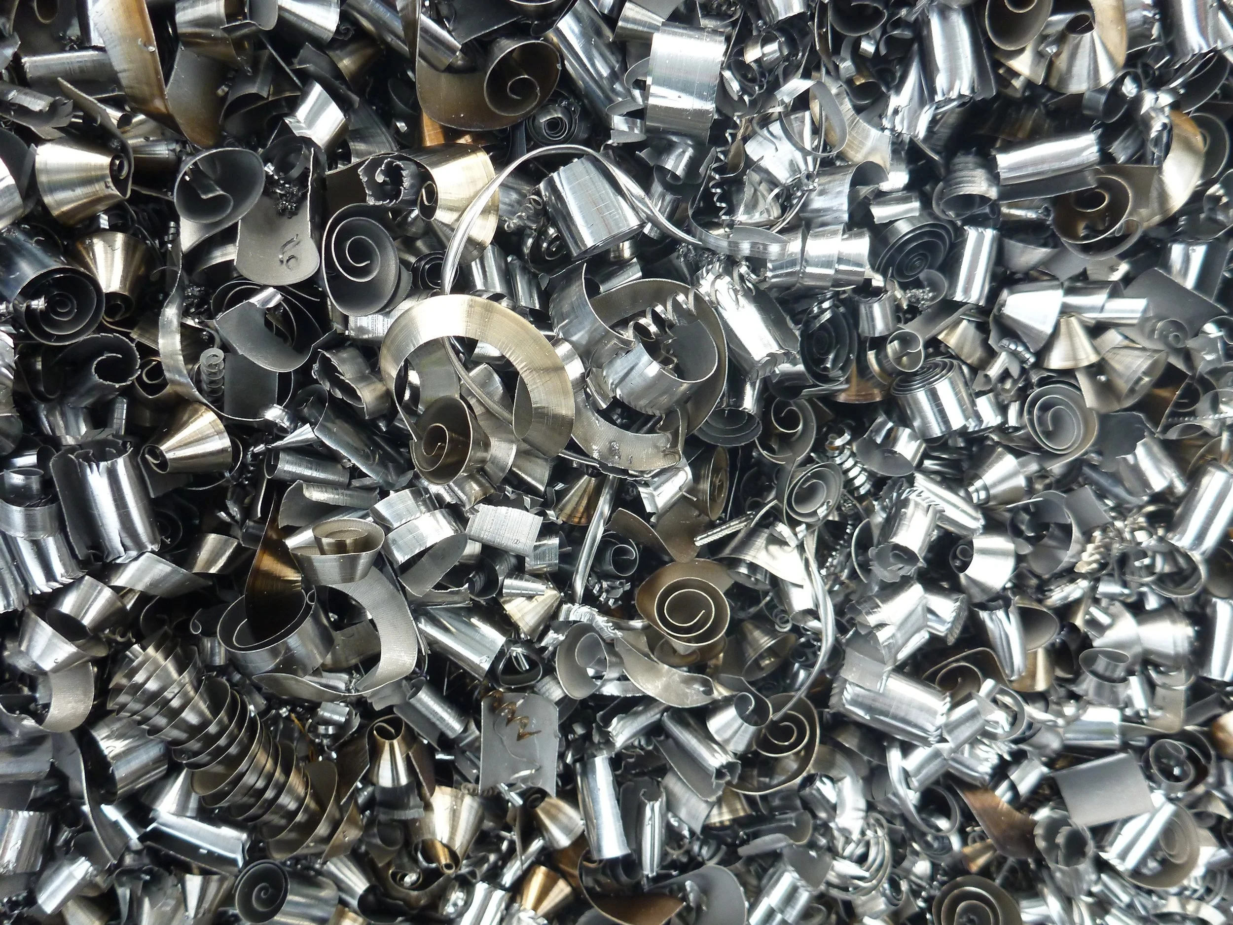 Metal turnings and machining chips from manufacturing operations
